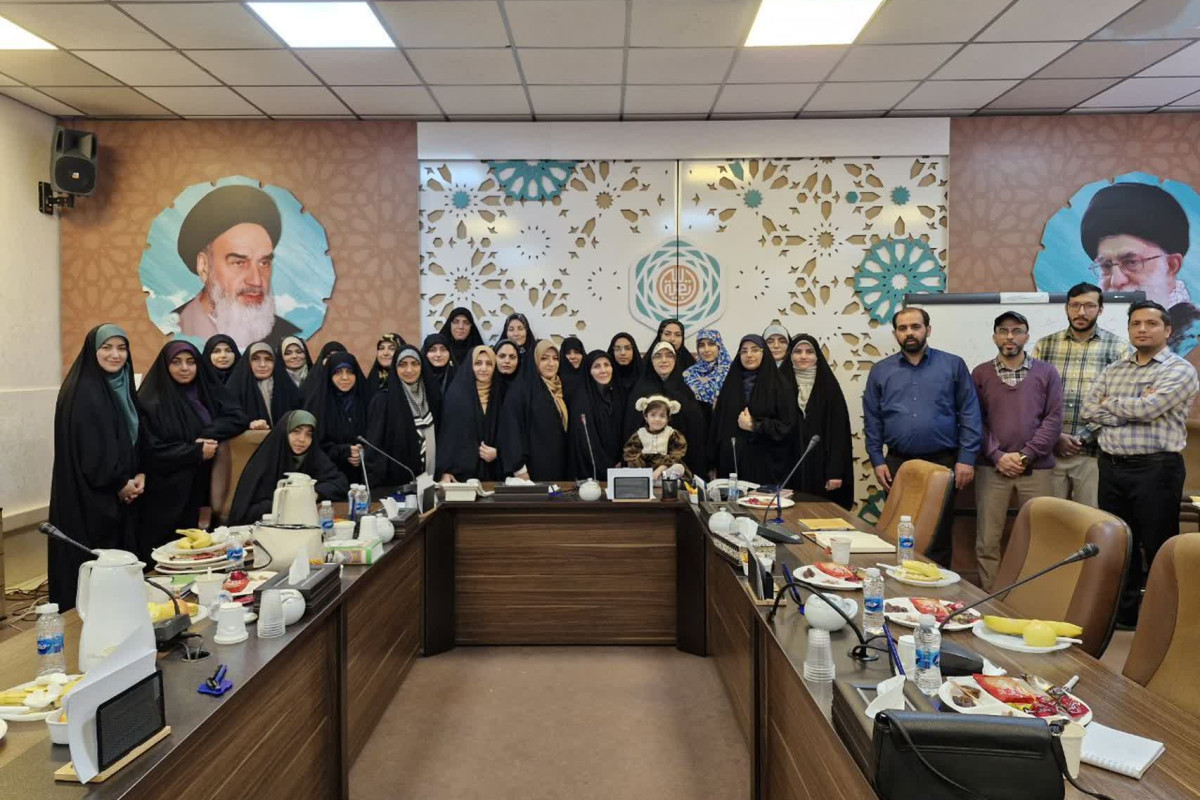 یادداشت برگزاری اولین نشست دبیران انجمن معلمان بازی‌محور و تصویب طرح «سفیران بازی» | مدرسه حرکت