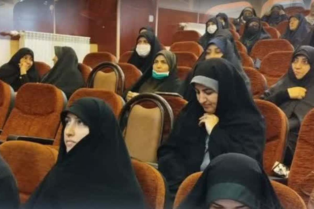 یادداشت همایش بانوان فعال فرهنگی جبهه فرهنگی انقلاب اسلامی | مدرسه حرکت