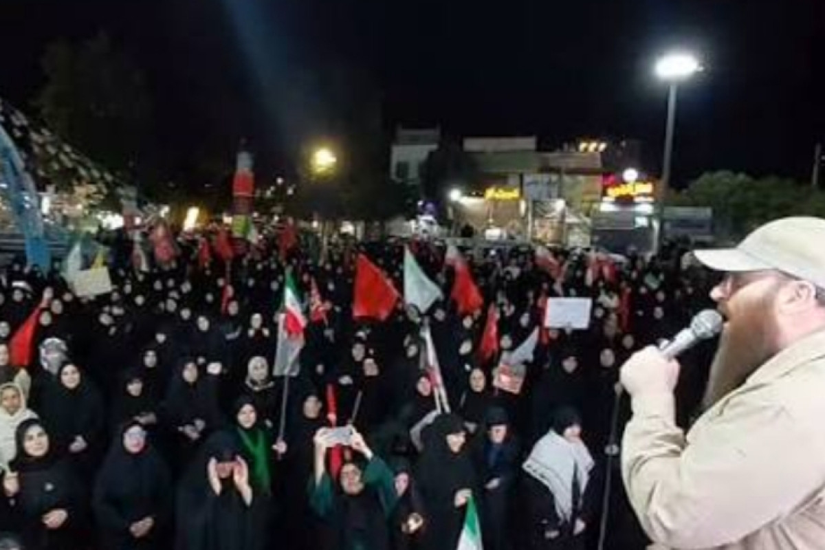 یادداشت تعیین جایزه ورامینی‌ها برای سر ترامپ | مدرسه حرکت