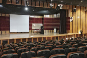 تا سربلند شوی نزد مولا